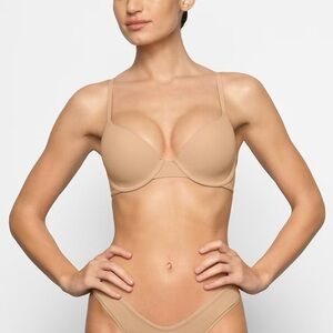 Skims Fits Everybody T-Shirt Bra